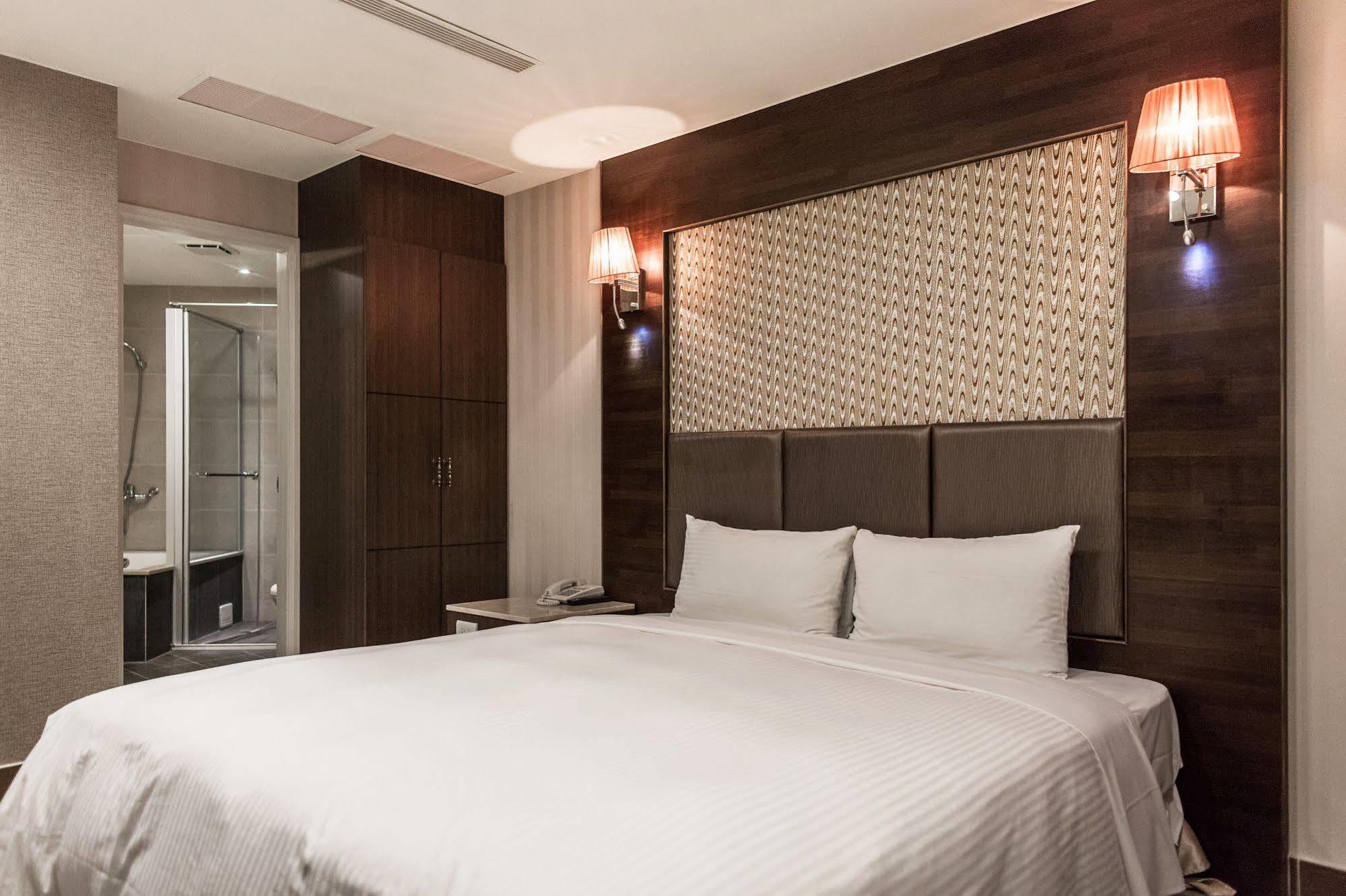 Maple Hotel Tainan Eksteriør billede